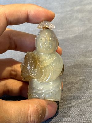 Six Chinese carved jade and agate 'figural' snuff bottles, 19/20th C. — photo 21
