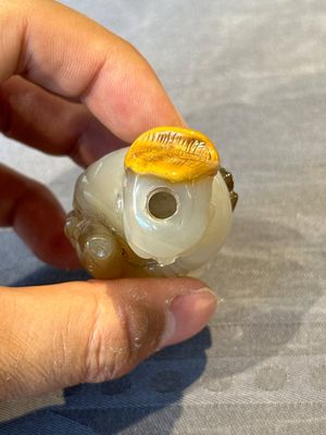 Six Chinese carved jade and agate 'figural' snuff bottles, 19/20th C. — photo 25