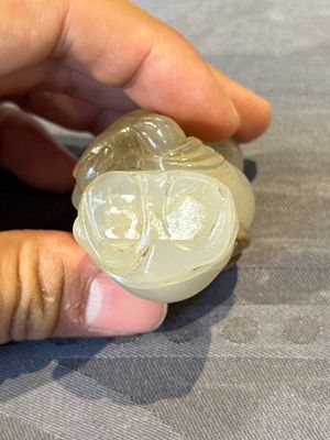Six Chinese carved jade and agate 'figural' snuff bottles, 19/20th C. — photo 26