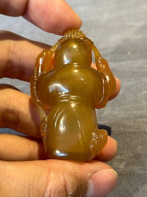 Six Chinese carved jade and agate 'figural' snuff bottles, 19/20th C. — photo 31