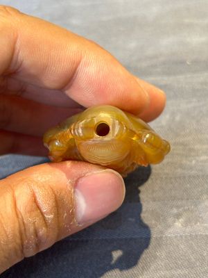 Six Chinese carved jade and agate 'figural' snuff bottles, 19/20th C. — photo 33