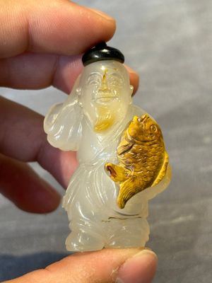 Six Chinese carved jade and agate 'figural' snuff bottles, 19/20th C. — photo 37