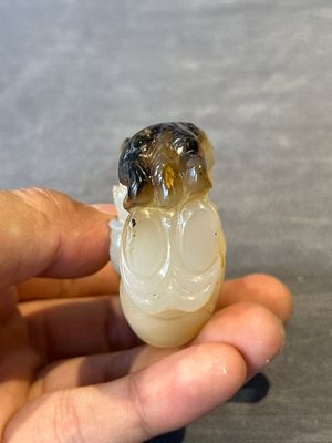 Six Chinese carved jade and agate 'figural' snuff bottles, 19/20th C. — photo 8