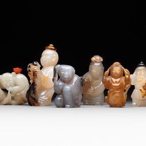 Six Chinese carved jade and agate 'figural' snuff bottles, 19/20th C. — photo 1