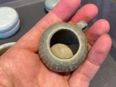 Six Chinese celadon- and qingbai-glazed wares, Song and later — 照片 12