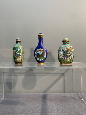 Six Chinese cloisonné snuff bottles, 19/20th C. — photo 1