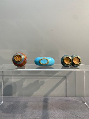 Six Chinese cloisonné snuff bottles, 19/20th C. — photo 12