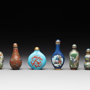 Six Chinese cloisonné snuff bottles, 19/20th C. — photo 1