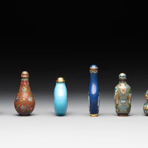Six Chinese cloisonné snuff bottles, 19/20th C. — photo 2