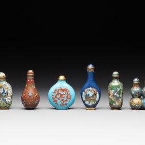 Six Chinese cloisonné snuff bottles, 19/20th C. — photo 3