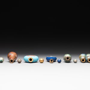 Six Chinese cloisonné snuff bottles, 19/20th C. — photo 5