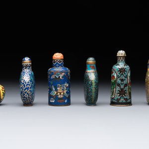 Six Chinese cloisonné snuff bottles, Qianlong mark, 19/20th C. — 照片 5