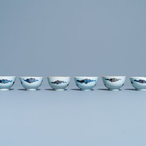 Six Chinese doucai 'dragon' cups and saucers, Kangxi — 照片 8