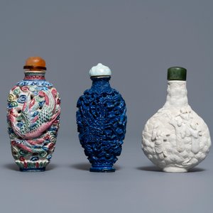 Six Chinese famille rose, blanc de Chine and faux-lapis lazuli relief-decorated snuff bottles, 19/20th C. — 照片 3