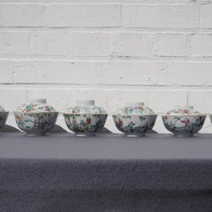 Six Chinese famille rose covered bowls on stands, 19th C. — 照片 13