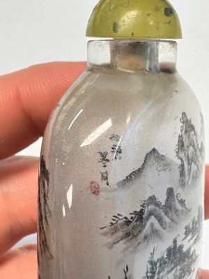 Six Chinese famille rose, enamelled copper and inside-painted glass snuff bottles, various signatures, Qianlong mark, 19/20th C. — photo 21
