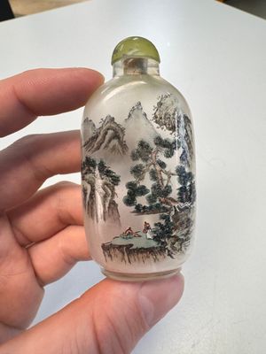 Six Chinese famille rose, enamelled copper and inside-painted glass snuff bottles, various signatures, Qianlong mark, 19/20th C. — photo 23