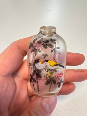 Six Chinese famille rose, enamelled copper and inside-painted glass snuff bottles, various signatures, Qianlong mark, 19/20th C. — photo 31