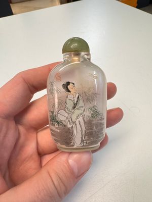 Six Chinese famille rose, enamelled copper and inside-painted glass snuff bottles, various signatures, Qianlong mark, 19/20th C. — photo 37