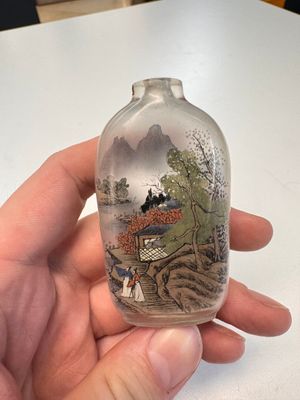 Six Chinese famille rose, enamelled copper and inside-painted glass snuff bottles, various signatures, Qianlong mark, 19/20th C. — photo 47