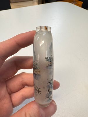 Six Chinese famille rose, enamelled copper and inside-painted glass snuff bottles, various signatures, Qianlong mark, 19/20th C. — photo 48