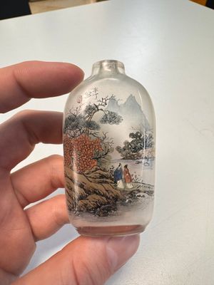 Six Chinese famille rose, enamelled copper and inside-painted glass snuff bottles, various signatures, Qianlong mark, 19/20th C. — photo 50