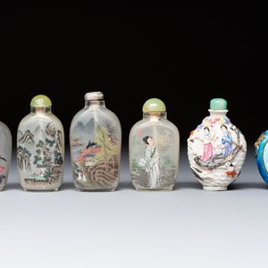 Six Chinese famille rose, enamelled copper and inside-painted glass snuff bottles, various signatures, Qianlong mark, 19/20th C. — photo 4