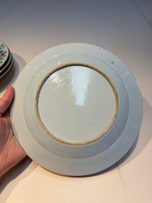 Six Chinese famille rose 'Flower Garden' plates, Qianlong — 照片 7