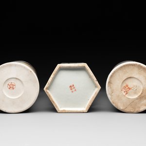 Six Chinese famille rose hat stands, 19/20th C. — foto 7