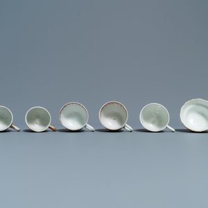 Six Chinese famille rose 'Mandarin' cups and saucers, Qianlong — photo 11