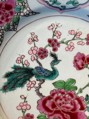 Six Chinese famille rose 'peacock and flowers' plates, Yongzheng — 照片 36