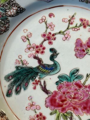 Six Chinese famille rose 'peacock and flowers' plates, Yongzheng — 照片 43