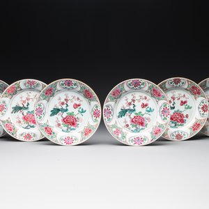 Six Chinese famille rose 'peacock and flowers' plates, Yongzheng — 照片 1
