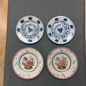 Six Chinese famille rose plates and a pair of blue and white plates, Kangxi/Qianlong — photo 8