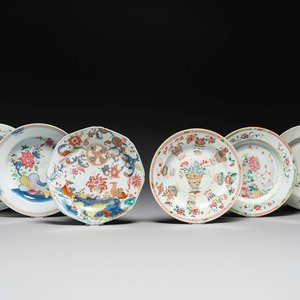 Six Chinese famille rose plates with floral design, Qianlong — 照片 1