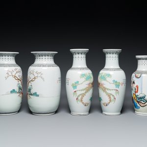 Six Chinese famille rose vases and a covered teapot, 20th C. — 照片 5