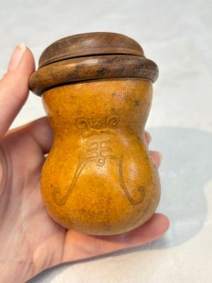 Six Chinese gourd cricket cages and seven carved gourds, 20th C. — photo 27