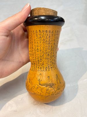 Six Chinese gourd cricket cages and seven carved gourds, 20th C. — photo 31
