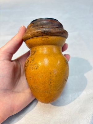 Six Chinese gourd cricket cages and seven carved gourds, 20th C. — photo 4