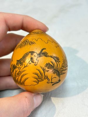 Six Chinese gourd cricket cages and seven carved gourds, 20th C. — photo 45