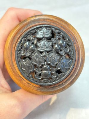 Six Chinese gourd cricket cages and seven carved gourds, 20th C. — photo 5