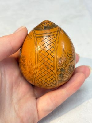 Six Chinese gourd cricket cages and seven carved gourds, 20th C. — photo 52