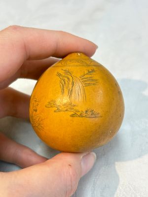 Six Chinese gourd cricket cages and seven carved gourds, 20th C. — photo 69