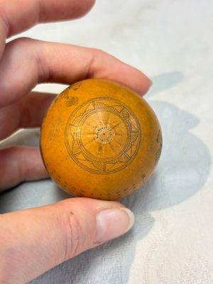 Six Chinese gourd cricket cages and seven carved gourds, 20th C. — photo 80