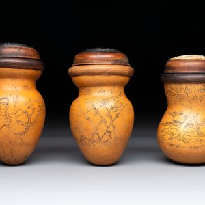 Six Chinese gourd cricket cages and seven carved gourds, 20th C. — photo 2