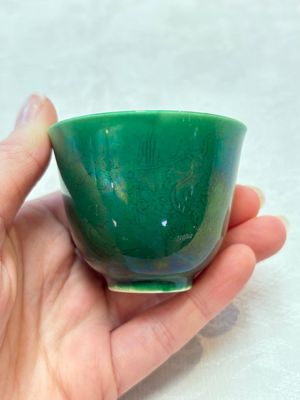 Six Chinese green-glazed wares, with four wooden stands, Chenghua mark, 19/20th C. — foto 4