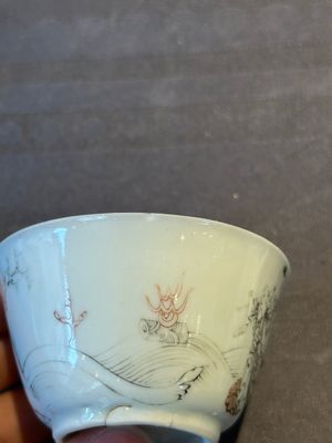 Six Chinese grisaille cups and saucers with Magu and a servant, Yongzheng/Qianlong — 照片 14