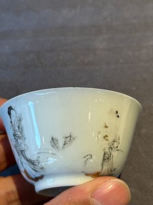 Six Chinese grisaille cups and saucers with Magu and a servant, Yongzheng/Qianlong — 照片 16
