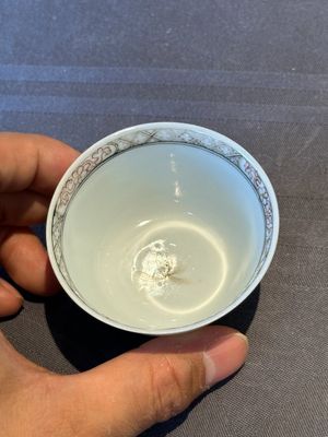 Six Chinese grisaille cups and saucers with Magu and a servant, Yongzheng/Qianlong — 照片 6