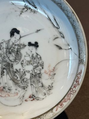 Six Chinese grisaille cups and saucers with Magu and a servant, Yongzheng/Qianlong — 照片 10